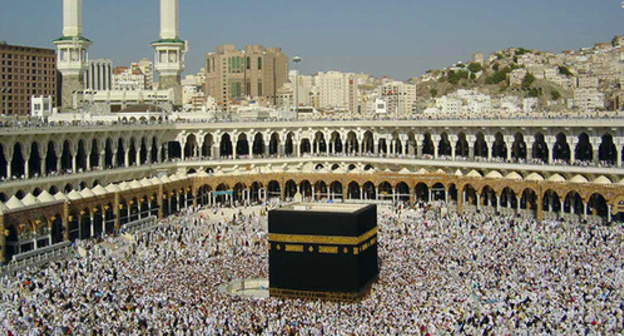 Piligrims in Mecca. Photo: http://www.riakchr.ru/120-palomnikov-iz-karachaevo-cherkesii-sovershat-khadzh-v-mekku-v-etom-godu/ Piligrims in Mecca. Photo: http://www.riakchr.ru/120-palomnikov-iz-karachaevo-cherkesii-sovershat-khadzh-v-mekku-v-etom-godu/
