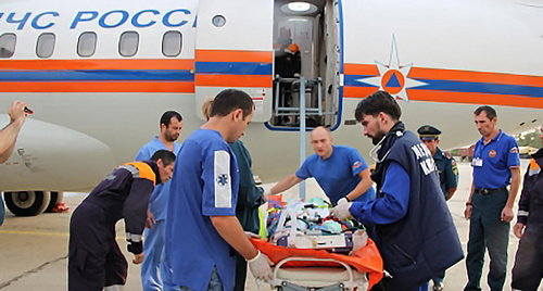 Wounded taken to the Ministry of Emergency plane. Photo: http://www.05.mchs.gov.ru/pressroom/news/item/3018899/ Wounded taken to the Ministry of Emergency plane. Photo: http://www.05.mchs.gov.ru/pressroom/news/item/3018899/