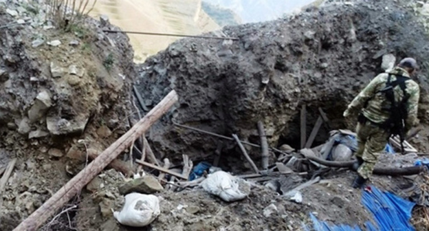 At the place of shootout. Photo: http://nac.gov.ru/nakmessage/2015/08/18/v-dagestane-neitralizovan-glavar-bandgruppy-kto-prodolzhaetsya.html At the place of shootout. Photo: http://nac.gov.ru/nakmessage/2015/08/18/v-dagestane-neitralizovan-glavar-bandgruppy-kto-prodolzhaetsya.html