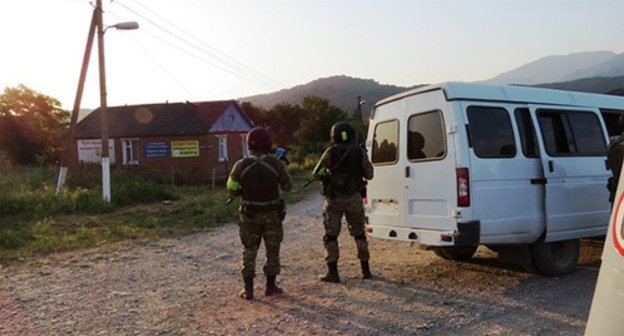 Law enforcers during CTO. Photo: http://nac.gov.ru/nakmessage/2015/08/04/v-ingushetii-neitralizovana-gruppa-iz-vosmi-boevikov-igil.html Law enforcers during CTO. Photo: http://nac.gov.ru/nakmessage/2015/08/04/v-ingushetii-neitralizovana-gruppa-iz-vosmi-boevikov-igil.html