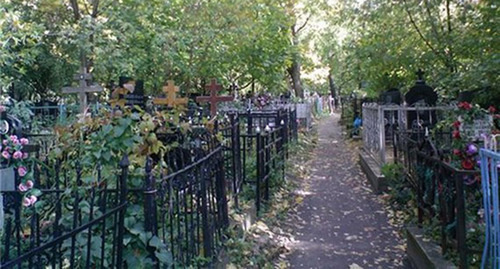 Cemetary in Nalchik. Photo: http://kbrinfo.ru/sites/default/files/field/image/kladbiwe3.jpg Cemetary in Nalchik. Photo: http://kbrinfo.ru/sites/default/files/field/image/kladbiwe3.jpg