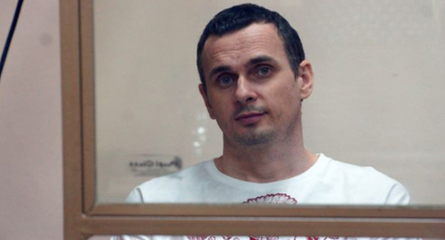 Ukrainian film director Oleg Sentsov at the court session in Rostov-on-Don. Photo: Anton Naumlyuk, http://www.svoboda.org/content/article/27174113.html Ukrainian film director Oleg Sentsov at the court session in Rostov-on-Don. Photo: Anton Naumlyuk, http://www.svoboda.org/content/article/27174113.html