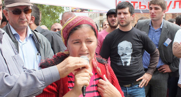 Patimat Gadzhieva complained about corruption in all levels of government. Photo by Patimat Makhmudova for the "Caucasian Knot" Patimat Gadzhieva complained about corruption in all levels of government. Photo by Patimat Makhmudova for the "Caucasian Knot"