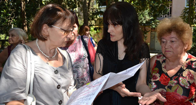 Meeting of residents of the "Gagarinskiy" micro-district in Sochi. Photo by Svetlana Kravchenko for the ‘Caucasian Knot’. Meeting of residents of the "Gagarinskiy" micro-district in Sochi. Photo by Svetlana Kravchenko for the ‘Caucasian Knot’.