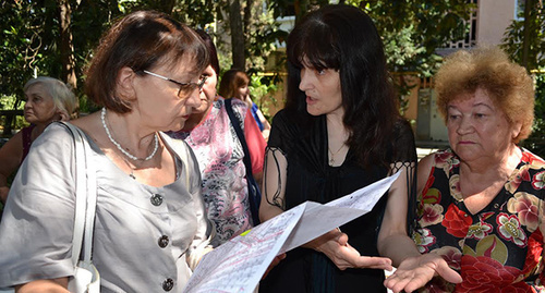 Meeting of residents of the "Gagarinskiy" micro-district in Sochi. Photo by Svetlana Kravchenko for the ‘Caucasian Knot’. Meeting of residents of the "Gagarinskiy" micro-district in Sochi. Photo by Svetlana Kravchenko for the ‘Caucasian Knot’.
