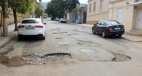 Road in Aidynbekova street, Derbent, August 16, 2015. Photo by Patimat Makhmudova for the ‘Caucasian Knot’. Road in Aidynbekova street, Derbent, August 16, 2015. Photo by Patimat Makhmudova for the ‘Caucasian Knot’.