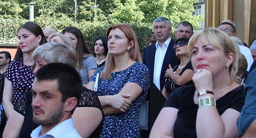 At the mourning events in memory of Beslan terror act victims, September 3, 2015. Photo by Emma Marzoeva for the ‘Caucasian Knot’. At the mourning events in memory of Beslan terror act victims, September 3, 2015. Photo by Emma Marzoeva for the ‘Caucasian Knot’.