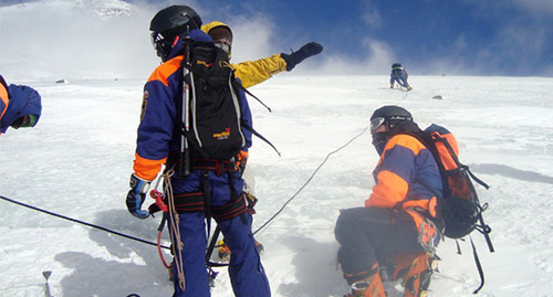 Rescuers in the mountains of Kabardino-Balkarian Republic. Photo: http://www.mchsmedia.ru/newsline/item/6466849/ Rescuers in the mountains of Kabardino-Balkarian Republic. Photo: http://www.mchsmedia.ru/newsline/item/6466849/