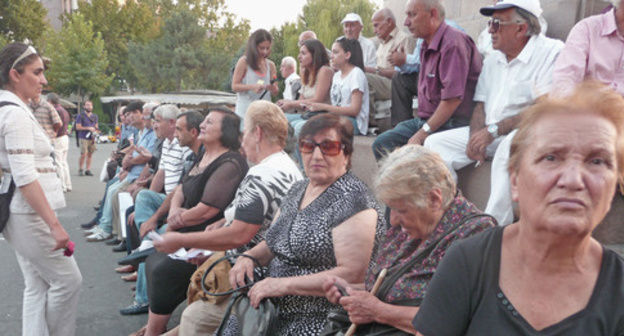 Participants of the rally ‘No to robbery!’ in Yerevan, September 11, 2015. Photo by Armine Martirosayn for the ‘Caucasian Knot’. 