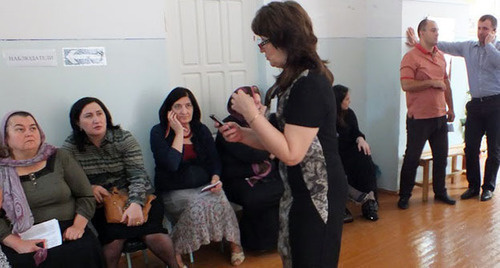 At the voting station in Buynaksk, September 13, 2015. Photo by Patimat Makhmudova for the ‘Caucasian Knot’. 