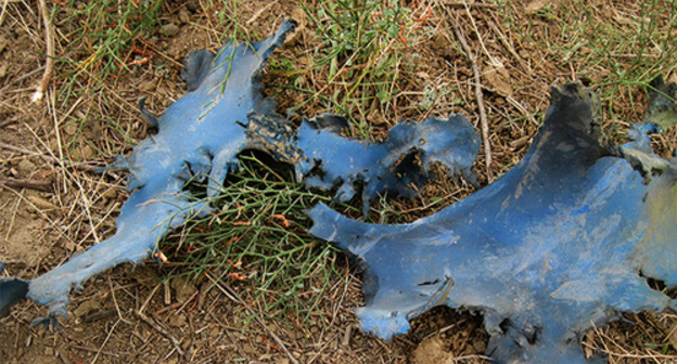 Debris of improvised explosive device. Photo: http://nac.gov.ru/nakmessage/2015/09/12/v-dagestane-obnaruzhen-banditskii-tainik-obezvrezheno-samodelnoe-vzryvnoe-ustr.html Debris of improvised explosive device. Photo: http://nac.gov.ru/nakmessage/2015/09/12/v-dagestane-obnaruzhen-banditskii-tainik-obezvrezheno-samodelnoe-vzryvnoe-ustr.html
