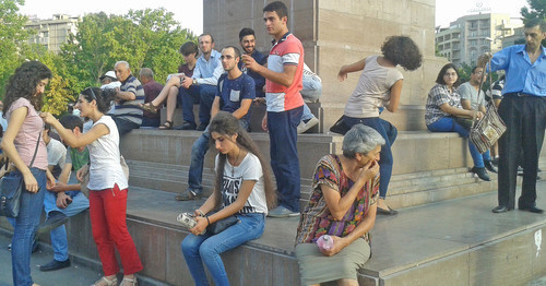 Protesters against increase of electricity tariff, Yerevan, September 11, 2015. Photo by Armine Martirosyan for the ‘Caucasian Knot’. Protesters against increase of electricity tariff, Yerevan, September 11, 2015. Photo by Armine Martirosyan for the ‘Caucasian Knot’.