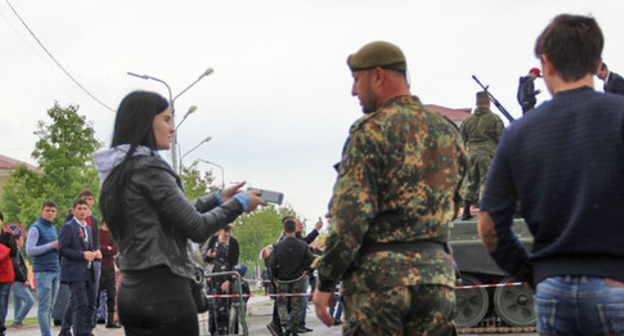 Residents of the Chechen Republic reported on enhancement of security measures in Grozny on the occasion of celebrations on the Day of Chechen Woman. Photo by Magomed Magomedov for the "Caucasian Knot"