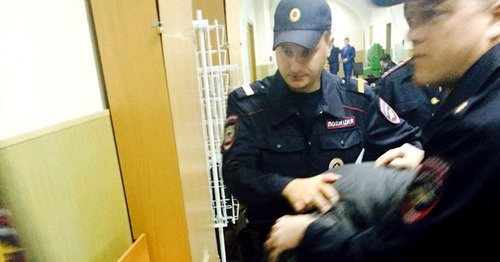 Law enforcers lead one of the defendants in the case of Nemtsov's murder through the corridor of the court. Moscow, April 23, 2015. Photo by Yuliya Buslavskaya for the "Caucasian Knot" Law enforcers lead one of the defendants in the case of Nemtsov's murder through the corridor of the court. Moscow, April 23, 2015. Photo by Yuliya Buslavskaya for the "Caucasian Knot"