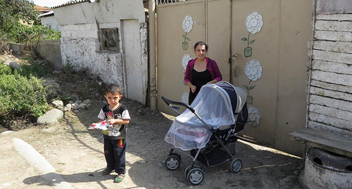 Residents of the village of Madaghis, Nagorno-Karabakh, September 26, 2015. Photo by Alvard Grigoryan for the ‘Caucasian Knot’. Residents of the village of Madaghis, Nagorno-Karabakh, September 26, 2015. Photo by Alvard Grigoryan for the ‘Caucasian Knot’.