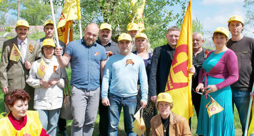 Activists of the "Spravedlivaya Rossiya" Party in Taganrog. Photo: Komarova V.M., http://sr-taganrog.ru/#img-39964974.sngujkuw4v.jpg Activists of the "Spravedlivaya Rossiya" Party in Taganrog. Photo: Komarova V.M., http://sr-taganrog.ru/#img-39964974.sngujkuw4v.jpg
