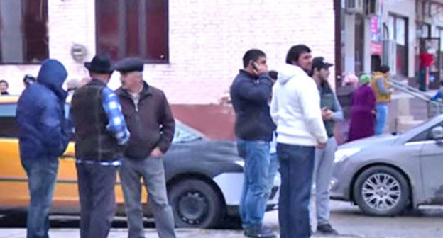 Residents of the Staropromyslovskiy District during special operation in Grozny, October 8, 2015. Photo: operational footage by the Ministry of Internal Affairs for Chechen Republic, http://www.youtube.com/watch?v=Giaed4U6-CU Residents of the Staropromyslovskiy District during special operation in Grozny, October 8, 2015. Photo: operational footage by the Ministry of Internal Affairs for Chechen Republic, http://www.youtube.com/watch?v=Giaed4U6-CU