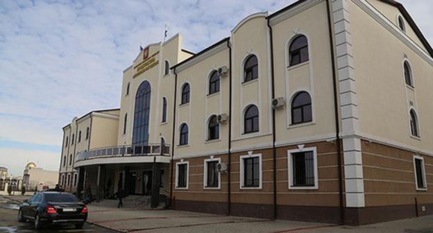 The building of the Office of Public Prosecutor for Ingushetia. Photo: http://06region.ru/glavnaya/182/9798-obrashhenie-glavy-respubliki-ingushetiya-v-svyazi-s-dnem-rabotnika-prokuratury-rossijskoj-federaczii The building of the Office of Public Prosecutor for Ingushetia. Photo: http://06region.ru/glavnaya/182/9798-obrashhenie-glavy-respubliki-ingushetiya-v-svyazi-s-dnem-rabotnika-prokuratury-rossijskoj-federaczii