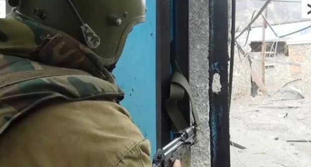 A law enforcer. Photo http://nac.gov.ru/nakmessage/2015/10/14/v-dagestane-neitralizovany-boeviki-iz-gimrinskoi-bandy.html A law enforcer. Photo http://nac.gov.ru/nakmessage/2015/10/14/v-dagestane-neitralizovany-boeviki-iz-gimrinskoi-bandy.html