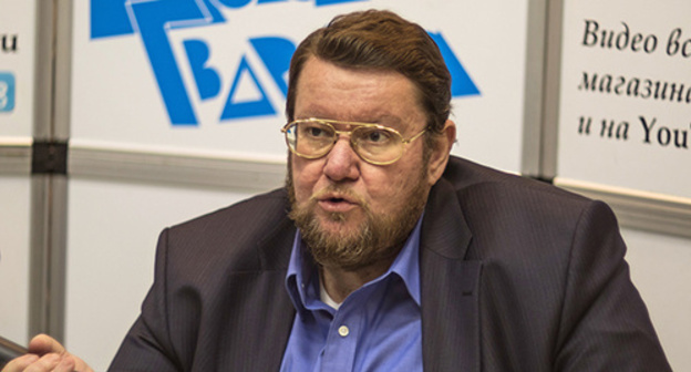 Evgeny Satanovsky. Photo: A.Savin https://ru.wikipedia.org/wiki/%D0%A1%D0%B0%D1%82%D0%B0%D0%BD%D0%BE%D0%B2%D1%81%D0%BA%D0%B8%D0%B9,_%D0%95%D0%B2%D0%B3%D0%B5%D0%BD%D0%B8%D0%B9_%D0%AF%D0%BD%D0%BE%D0%B2%D0%B8%D1%87#/media/File:Yevgeny_Satanovsky_in_Moscow_Feb2015.jpg Evgeny Satanovsky. Photo: A.Savin https://ru.wikipedia.org/wiki/%D0%A1%D0%B0%D1%82%D0%B0%D0%BD%D0%BE%D0%B2%D1%81%D0%BA%D0%B8%D0%B9,_%D0%95%D0%B2%D0%B3%D0%B5%D0%BD%D0%B8%D0%B9_%D0%AF%D0%BD%D0%BE%D0%B2%D0%B8%D1%87#/media/File:Yevgeny_Satanovsky_in_Moscow_Feb2015.jpg