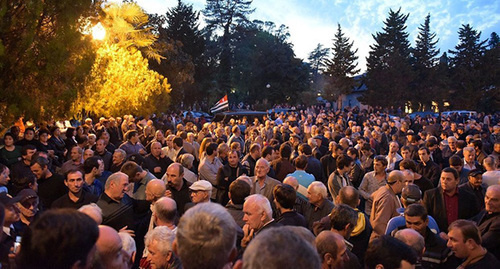 Rally in support of the VI Congress of the political party "Amtsakhara" held in Sukhum on October 21, 2015. Photo: Tomas Tkhaytsuk, http://sputnik-abkhazia.ru/Abkhazia/20151021/1016046761.html#ixzz3pHPnBaUP Rally in support of the VI Congress of the political party "Amtsakhara" held in Sukhum on October 21, 2015. Photo: Tomas Tkhaytsuk, http://sputnik-abkhazia.ru/Abkhazia/20151021/1016046761.html#ixzz3pHPnBaUP