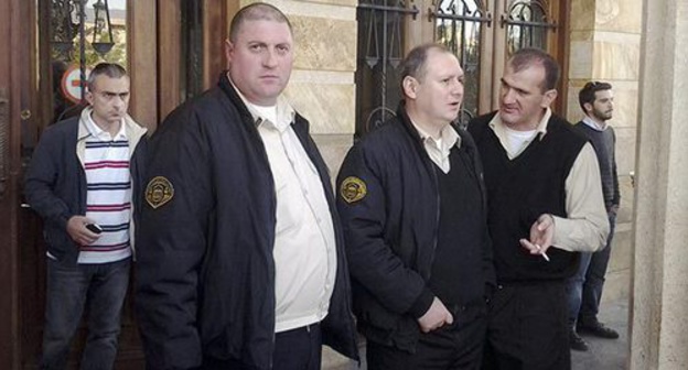 Bailiffs observing the action in support of the "Rustavi 2" TV Channel. Photo by Beslan Kmuzov for the "Caucasian Knot" Bailiffs observing the action in support of the "Rustavi 2" TV Channel. Photo by Beslan Kmuzov for the "Caucasian Knot"