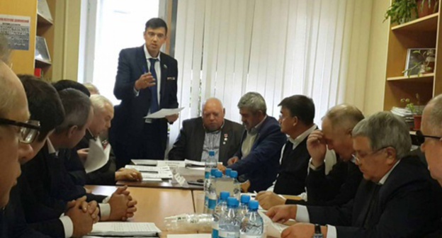 The meeting of the Presidium of the "Party of Veterans of Russia" held in Moscow on October 20, 2015, discussing the dispersal of thw rally in Buynaksk. Photo: http://veteransrussian.ru/msk/novosti-partii/prezidium-partii-veteranov-rossii-obsudil-situacziyu-v-bujnakske-i-schitaet-chto-glava-dagestana-dezinformirovan-svoimi-podchinyonnyimi.html The meeting of the Presidium of the "Party of Veterans of Russia" held in Moscow on October 20, 2015, discussing the dispersal of thw rally in Buynaksk. Photo: http://veteransrussian.ru/msk/novosti-partii/prezidium-partii-veteranov-rossii-obsudil-situacziyu-v-bujnakske-i-schitaet-chto-glava-dagestana-dezinformirovan-svoimi-podchinyonnyimi.html