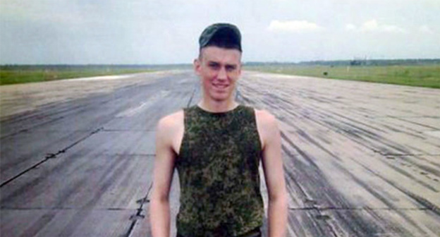Vadim Kostenko. Photo: http://bloknot.ru/obshhestvo/pogibshij-soldat-poehal-v-siriyu-chtoby-zarabotat-na-svad-bu-s-lyubimoj-336633.html Vadim Kostenko. Photo: http://bloknot.ru/obshhestvo/pogibshij-soldat-poehal-v-siriyu-chtoby-zarabotat-na-svad-bu-s-lyubimoj-336633.html