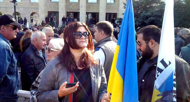 Rally in support of ‘Rustavi 2’ TV Channel in front of Tbilisi City Court, October 19, 2015. Photo by Beslan Kmuzov for the ‘Caucasian Knot’. Rally in support of ‘Rustavi 2’ TV Channel in front of Tbilisi City Court, October 19, 2015. Photo by Beslan Kmuzov for the ‘Caucasian Knot’.