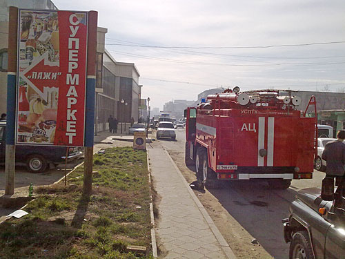 Operation to neutralize members of the armed underground in Makhachkala. Irchi Kazak Street. March 22, 2010. Photo by the "Caucasian Knot" Operation to neutralize members of the armed underground in Makhachkala. Irchi Kazak Street. March 22, 2010. Photo by the "Caucasian Knot"