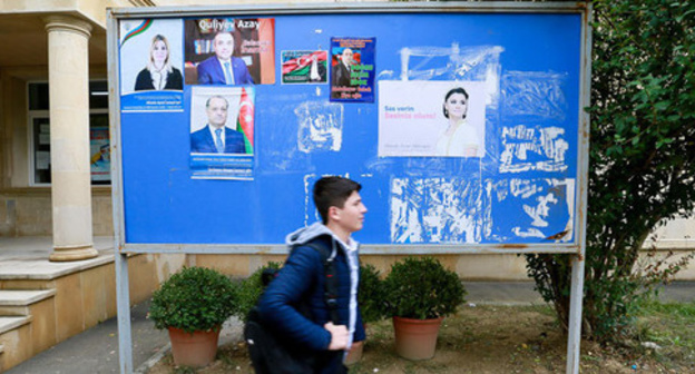 Posters of the candidates to the Azerbaijani parliament, Baku, October 28, 2015. Photo by Aziz Karimov for the ‘Caucasian Knot’. Posters of the candidates to the Azerbaijani parliament, Baku, October 28, 2015. Photo by Aziz Karimov for the ‘Caucasian Knot’.