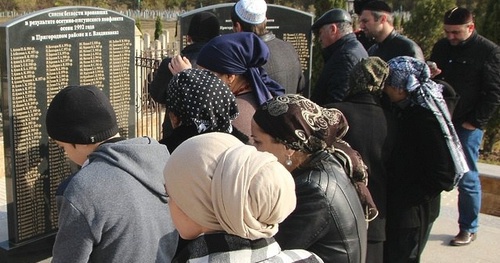 Ingushetia residents at the rally in memory of the Ossetian-Ingush conflict victims, October 31, 2015. Photo: Nazrangrad.ru Ingushetia residents at the rally in memory of the Ossetian-Ingush conflict victims, October 31, 2015. Photo: Nazrangrad.ru