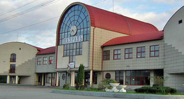 The building of railway station in Nazran. Photo: http://www.pyatigorskgid.ru/ingushetiya/nazran/pobedi/nazran.html