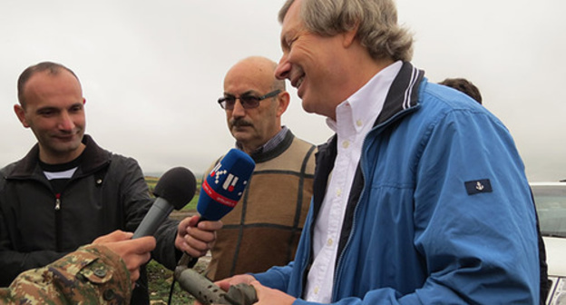 Journalists offered James Warlick, the USA negotiator, to bring the fragment of the TP-107 rocket to Baku, but he rejected this idea. Photo by Alvard Grigoryan for the "Caucasian Knot"