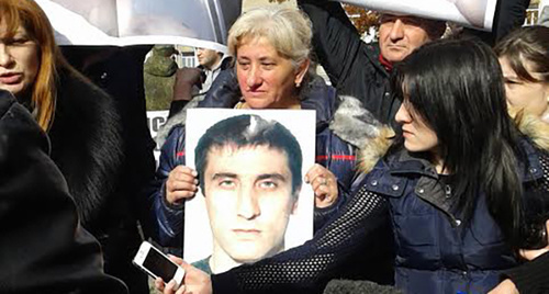 Vladimir Tskaev's relatives at the protest action. Vladikavkaz, November 2, 2015. Photo by Emma Marzoeva for the "Caucasian Knot" Vladimir Tskaev's relatives at the protest action. Vladikavkaz, November 2, 2015. Photo by Emma Marzoeva for the "Caucasian Knot"