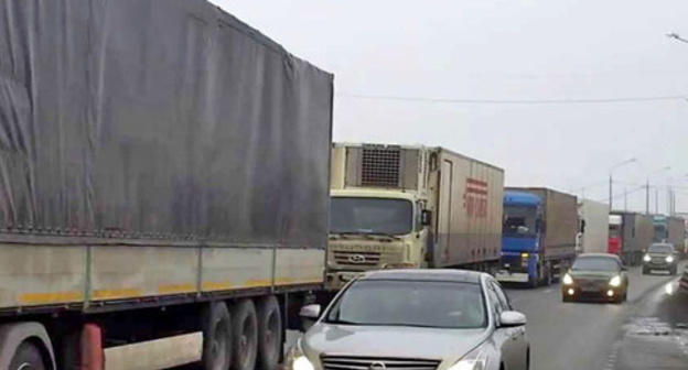 Heave trucks at federal highway M-4 ‘Don’. Screenshot from video posted by user Mr.Freez, https://www.youtube.com/watch?v=3Lfq_mucsbI Heave trucks at federal highway M-4 ‘Don’. Screenshot from video posted by user Mr.Freez, https://www.youtube.com/watch?v=3Lfq_mucsbI