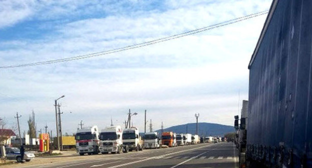A protest action of the truck drivers. Dagestan, October 14, 2015. Photo: Ilyas Khadzhi, Bariyat Idrisova http://chernovik.net/content/lenta-novostey/v-dagestane-dalnoboyshchiki-vystupayut-protiv-vysokih-sborov A protest action of the truck drivers. Dagestan, October 14, 2015. Photo: Ilyas Khadzhi, Bariyat Idrisova http://chernovik.net/content/lenta-novostey/v-dagestane-dalnoboyshchiki-vystupayut-protiv-vysokih-sborov