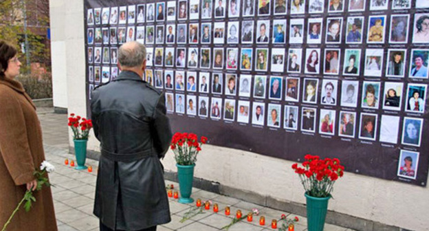 Photos of the victims of the terror act at the Dubrovka Theatre. Moscow, October 2015. Photo: Yuri Timofeyev (RFE/RL) Photos of the victims of the terror act at the Dubrovka Theatre. Moscow, October 2015. Photo: Yuri Timofeyev (RFE/RL)