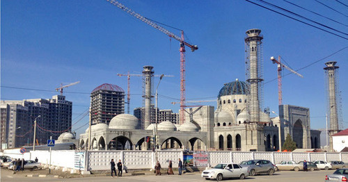 Construction of the mosque in Shali. Photo by Magomed Magomedov for the "Caucasian Knot" Construction of the mosque in Shali. Photo by Magomed Magomedov for the "Caucasian Knot"