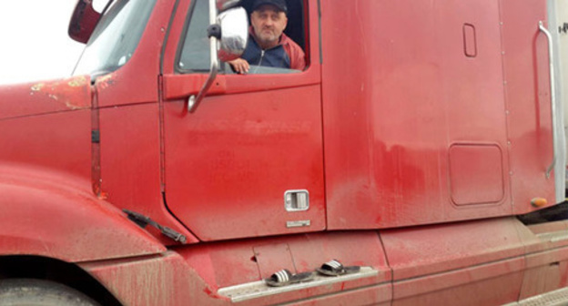 Protest actions of truckers in Dagestan. November 14, 2015. Photo: Ilyas Khadzhi, Bariyat Idrisova http://chernovik.net/content/lenta-novostey/v-dagestane-dalnoboyshchiki-vystupayut-protiv-vysokih-sborov Protest actions of truckers in Dagestan. November 14, 2015. Photo: Ilyas Khadzhi, Bariyat Idrisova http://chernovik.net/content/lenta-novostey/v-dagestane-dalnoboyshchiki-vystupayut-protiv-vysokih-sborov