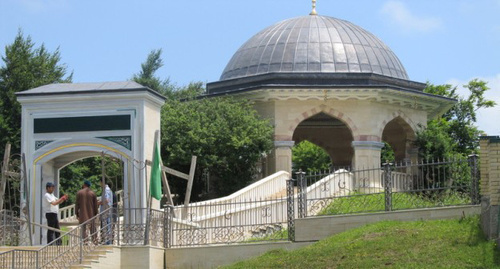 The Khedi-ziyart, Kunta-haji's mother, Chechnya. http://www.adminvedeno.ru/ziarat_hedi_materi_kunta_hadzhi.html The Khedi-ziyart, Kunta-haji's mother, Chechnya. http://www.adminvedeno.ru/ziarat_hedi_materi_kunta_hadzhi.html