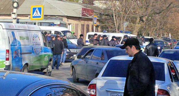 The territory bordering on a mosque in Kotrov Street in Makhachkala. Photo: Umar Said The territory bordering on a mosque in Kotrov Street in Makhachkala. Photo: Umar Said