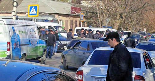 The territory bordering on a mosque in Kotrov Street in Makhachkala. Photo: Umar Said The territory bordering on a mosque in Kotrov Street in Makhachkala. Photo: Umar Said