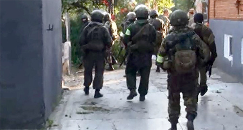 Law inforcers during special operation. Photo: http://nac.gov.ru/nakmessage/2015/06/27/v-ingushetii-neitralizovany-dvoe-uchastnikov-mezhdunarodnoi-terroristicheskoi-.html Law inforcers during special operation. Photo: http://nac.gov.ru/nakmessage/2015/06/27/v-ingushetii-neitralizovany-dvoe-uchastnikov-mezhdunarodnoi-terroristicheskoi-.html