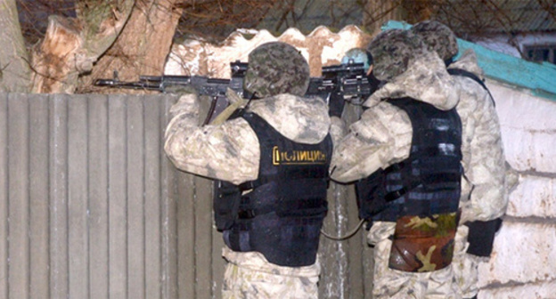 Law inforcers during special operation. Photo: http://nac.gov.ru/nakmessage/2015/11/18/v-kalmykii-podrazdeleniyami-fsb-i-mvd-rossii-neitralizovany-chleny-babayurtovs.html Law inforcers during special operation. Photo: http://nac.gov.ru/nakmessage/2015/11/18/v-kalmykii-podrazdeleniyami-fsb-i-mvd-rossii-neitralizovany-chleny-babayurtovs.html