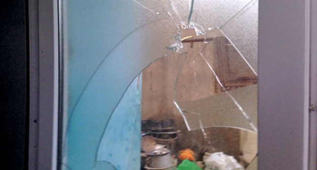 Bullet markings at the house where special operation to detain Talekh Bagirzade was held, Nardaran village, November 26, 2015. Photo by Parvana Bairamova for the ‘Caucasian Knot’. 