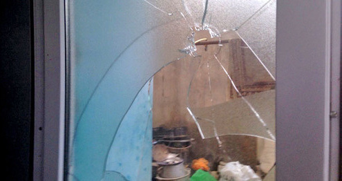 Bullet markings at the house where special operation to detain Talekh Bagirzade was held, Nardaran village, November 26, 2015. Photo by Parvana Bairamova for the ‘Caucasian Knot’. Bullet markings at the house where special operation to detain Talekh Bagirzade was held, Nardaran village, November 26, 2015. Photo by Parvana Bairamova for the ‘Caucasian Knot’.