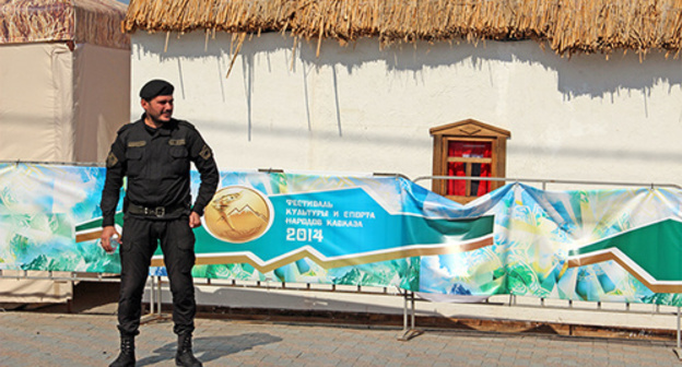 Policeman, Grozny. Photo by Magomed Magomedov for the ‘Caucasian Knot’. Policeman, Grozny. Photo by Magomed Magomedov for the ‘Caucasian Knot’.