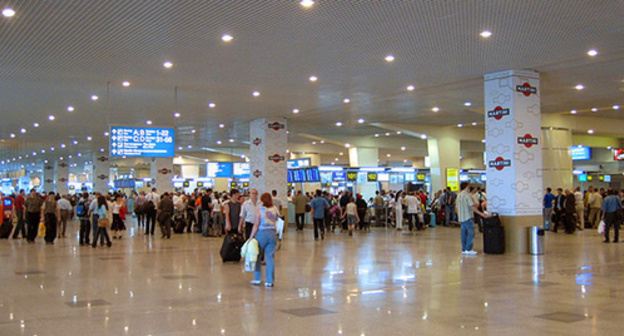 Domodedovo Passenger Terminal. Photo by A.Savin https://ru.wikipedia.org/wiki/Террористический_акт_в_аэропорту_Домодедово#/media/File:Domodedovo-terminal.jpg