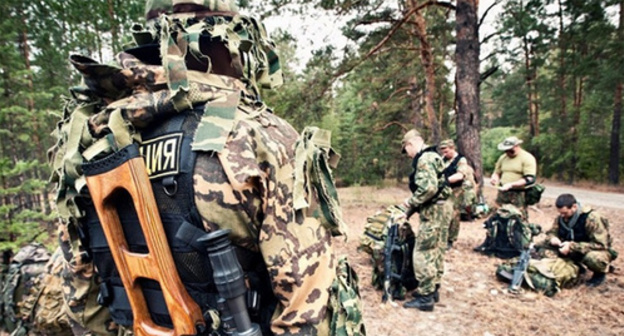 The law enforcers during CTO. Photo: http://www.riadagestan.ru/mobile/news/investigation_and_courts/spetssluzhby_ustanovili_lichnosti_ubitykh_boevikov/ The law enforcers during CTO. Photo: http://www.riadagestan.ru/mobile/news/investigation_and_courts/spetssluzhby_ustanovili_lichnosti_ubitykh_boevikov/